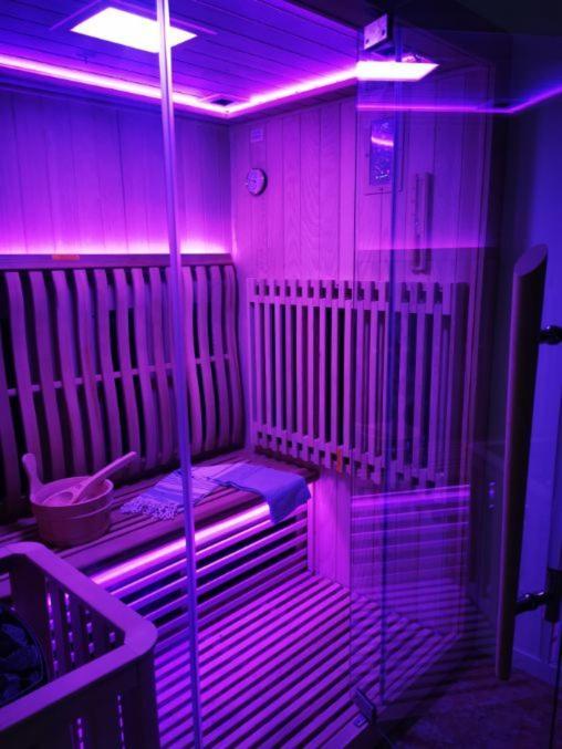 Spabyelleetlui Spa Rouge Ou Bleu Мускрон Екстериор снимка