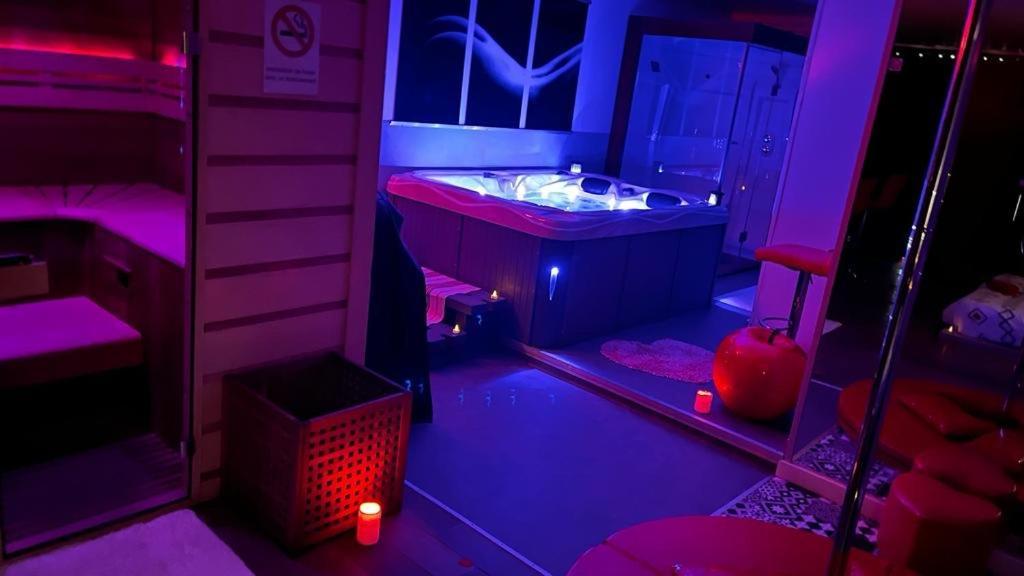 Spabyelleetlui Spa Rouge Ou Bleu Мускрон Екстериор снимка