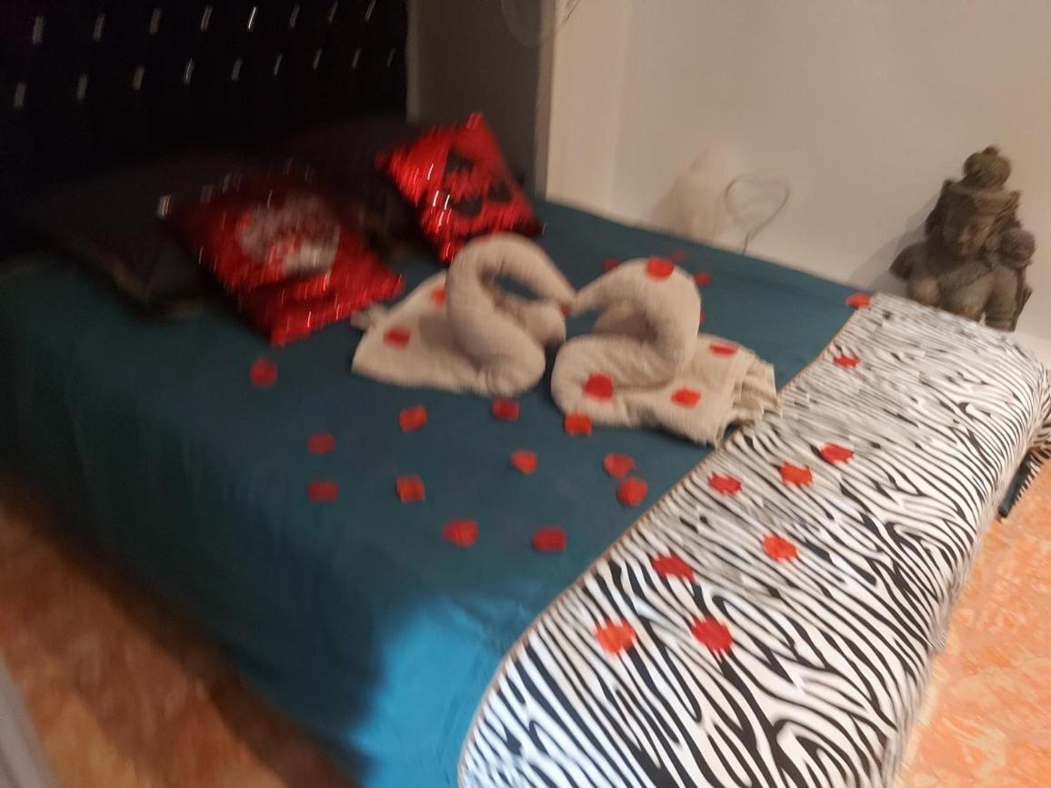 Spabyelleetlui Spa Rouge Ou Bleu Мускрон Екстериор снимка