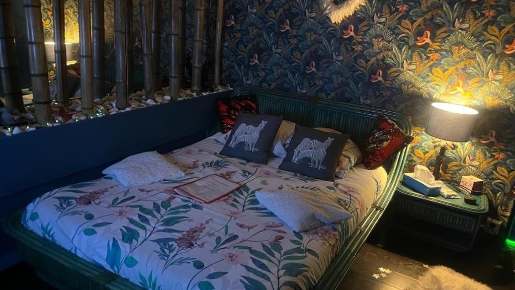 Spabyelleetlui Spa Rouge Ou Bleu Мускрон Екстериор снимка
