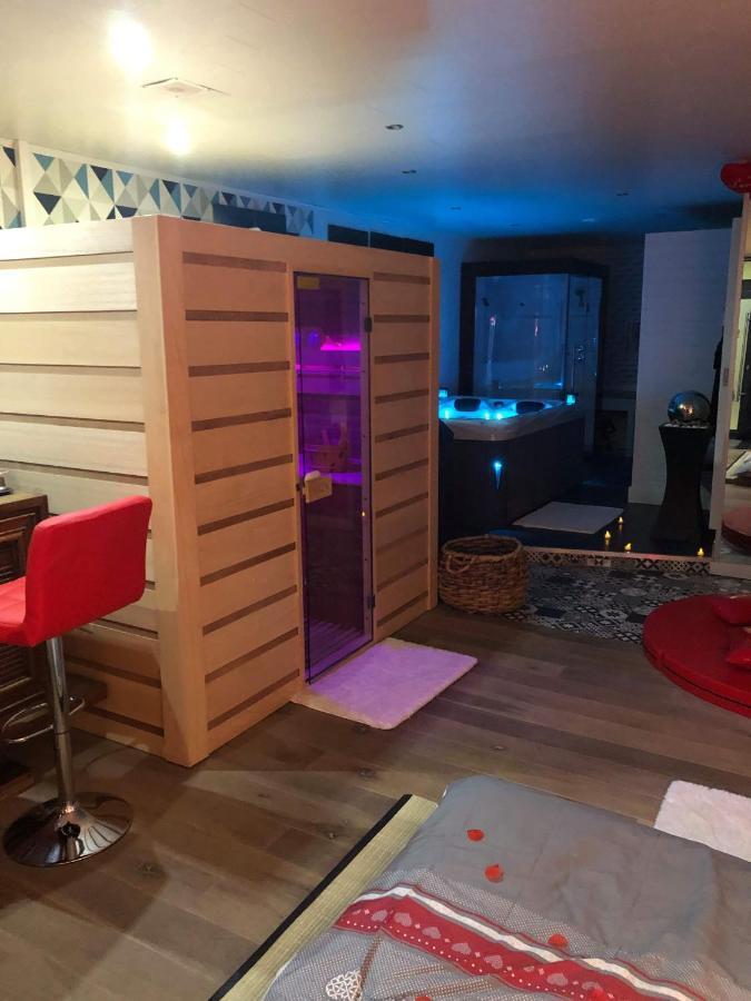 Spabyelleetlui Spa Rouge Ou Bleu Мускрон Екстериор снимка